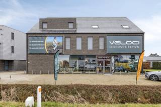 This ready-to-move-in and modern commercial property is for sale in an excellent commercial location along the Liersesteenweg (N10) in...