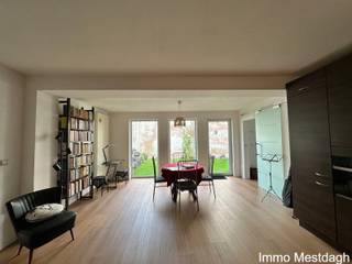 Charmant Gelijkvloers Appartement / Studio met Ruim Terras in Hartje Diest.Ontdek dit instapklaar appartement/studio, ideaal gelegen tussen de...