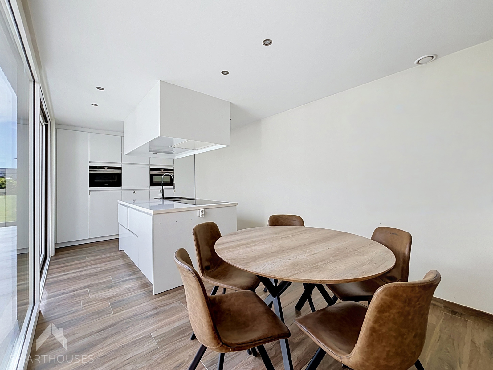 Ruime woning met 4 slaapkamers en praktijkruimte of studio - foto 5