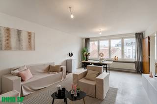 Instapklaar appartement met 2 slaapkamers en terras op toplocatie.Dit uitstekend onderhouden en instapklare appartement is gelegen in een...