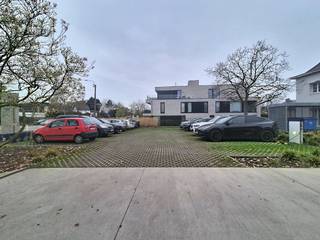 Ces espaces de bureaux sont situés dans un immeuble de bureaux lumineux et entièrement rénové le long de la N9 à Melle. Grâce à son emplacement...