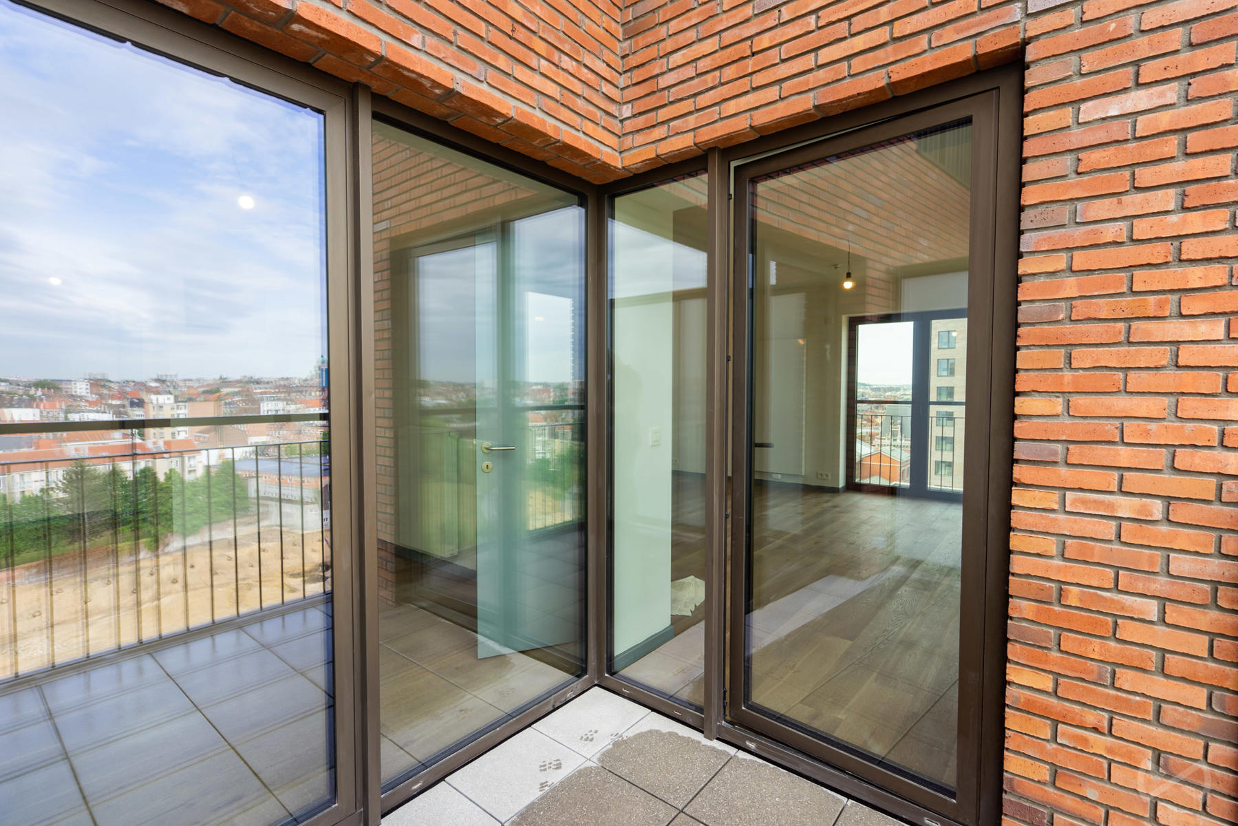 Subliem 1 slaapkamer appartement met open uitzicht - foto 4