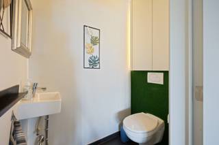 In hartje Olen vinden we dit instapklaar dakappartement met groot terras. Rondom het appartement zijn er tal van parkeermogelijkheden en...