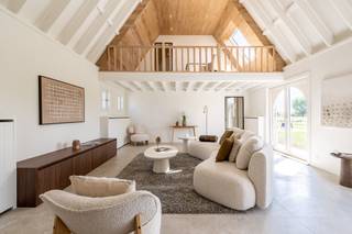 Uitzonderlijk grote fermette, volledig vrijstaand, gelegen in het mooie Lissewege. Deze gerenoveerde woning situeert zich op een perfect...