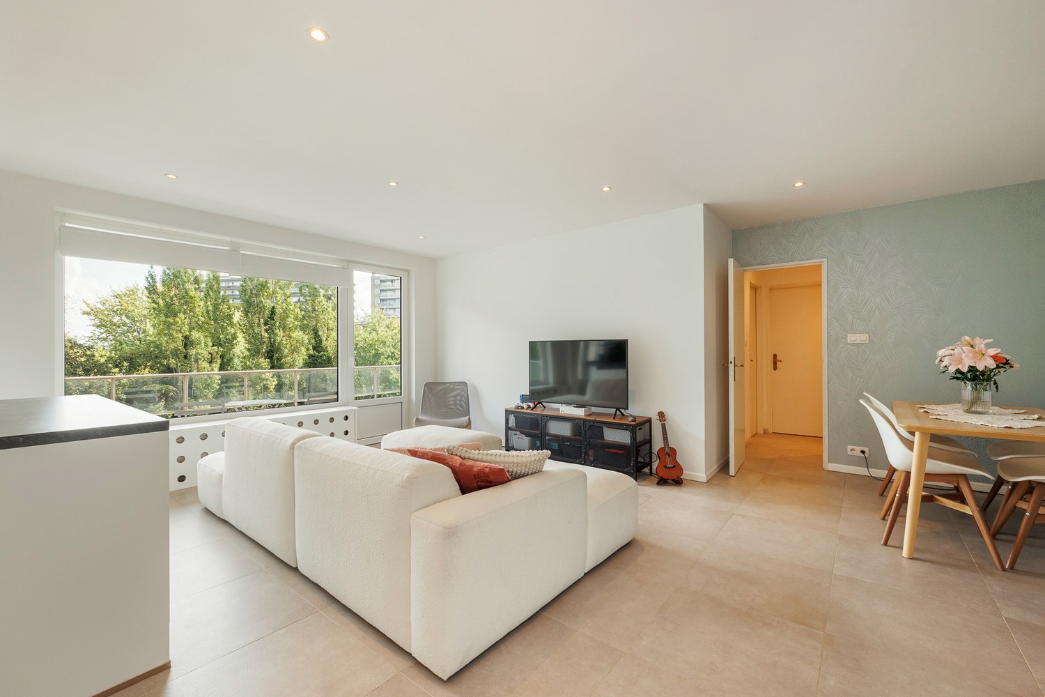 Lichtrijk 2-slaapkamerappartement met ruim terras op toplocatie in Berchem! - photo 5
