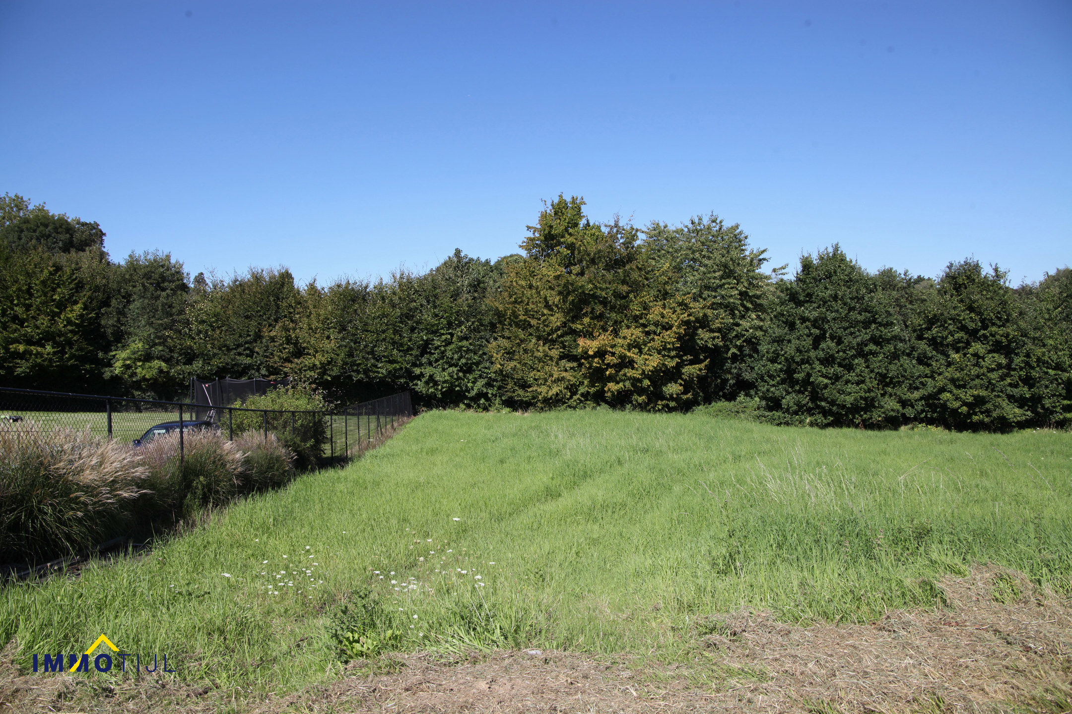 Mooi perceel bouwgrond geschikt voor halfopen woning!  - foto 1