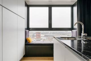 Wonen is genieten van het leven en dat is exact wat dit uitzonderlijke penthouse u elke dag laat ervaren.Op de 21e verdieping van de iconische London...