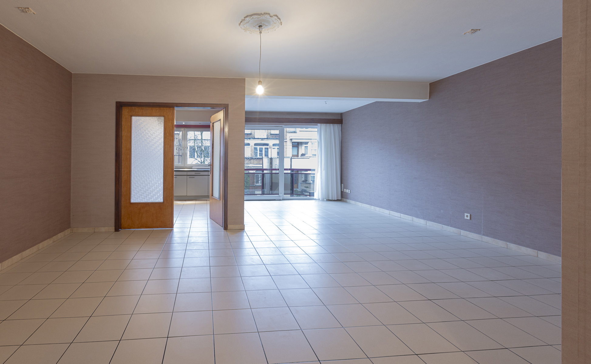 Ruim appartement met 3 slaapkamers en garagebox  - foto 2