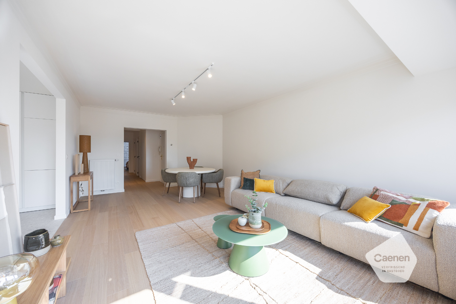 Gerenoveerd drie slaapkamer appartement - foto 1