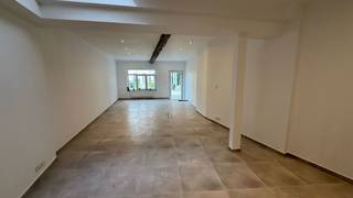 Welkom in Aarschot! Deze recent gerenoveerde woning vindt u in het centrum, vlakbij het gemeentehuis, winkels, scholen en openbaar vervoer...