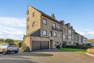 Voor meer info of een bezoek, bel 054 69 39 36 - Op een uitstekende ligging in Ninove bevindt zich dit instapklare en lichtrijke appartement,...