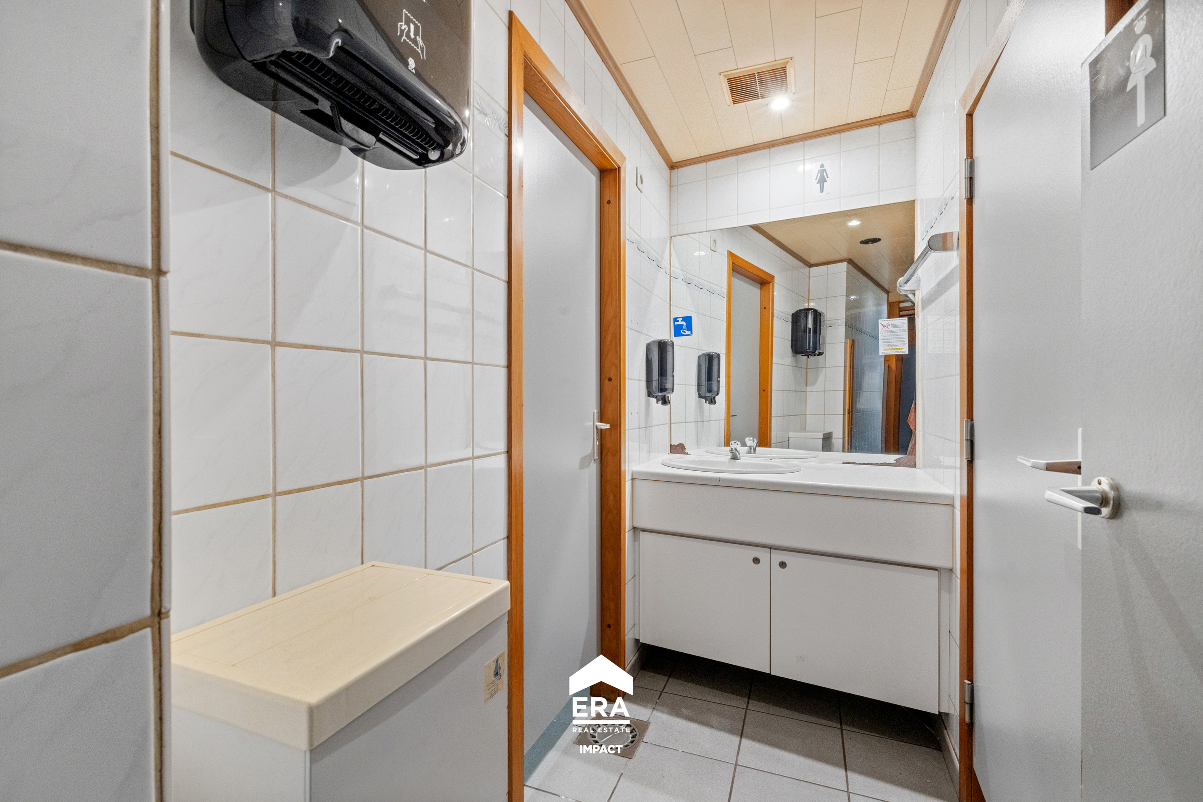 Commercial for sale in Peer with 3 bedrooms - photo 4