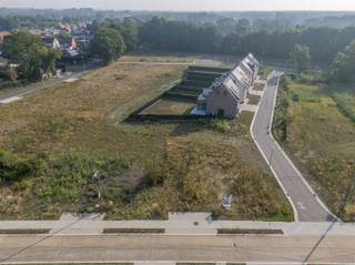In zeer rustige nieuwe verkaveling gelegen bouwgrond voor open bebouwing van 10 are 14 centiare.In een nieuwe zijstraat van Sint Theresiastraat ter...