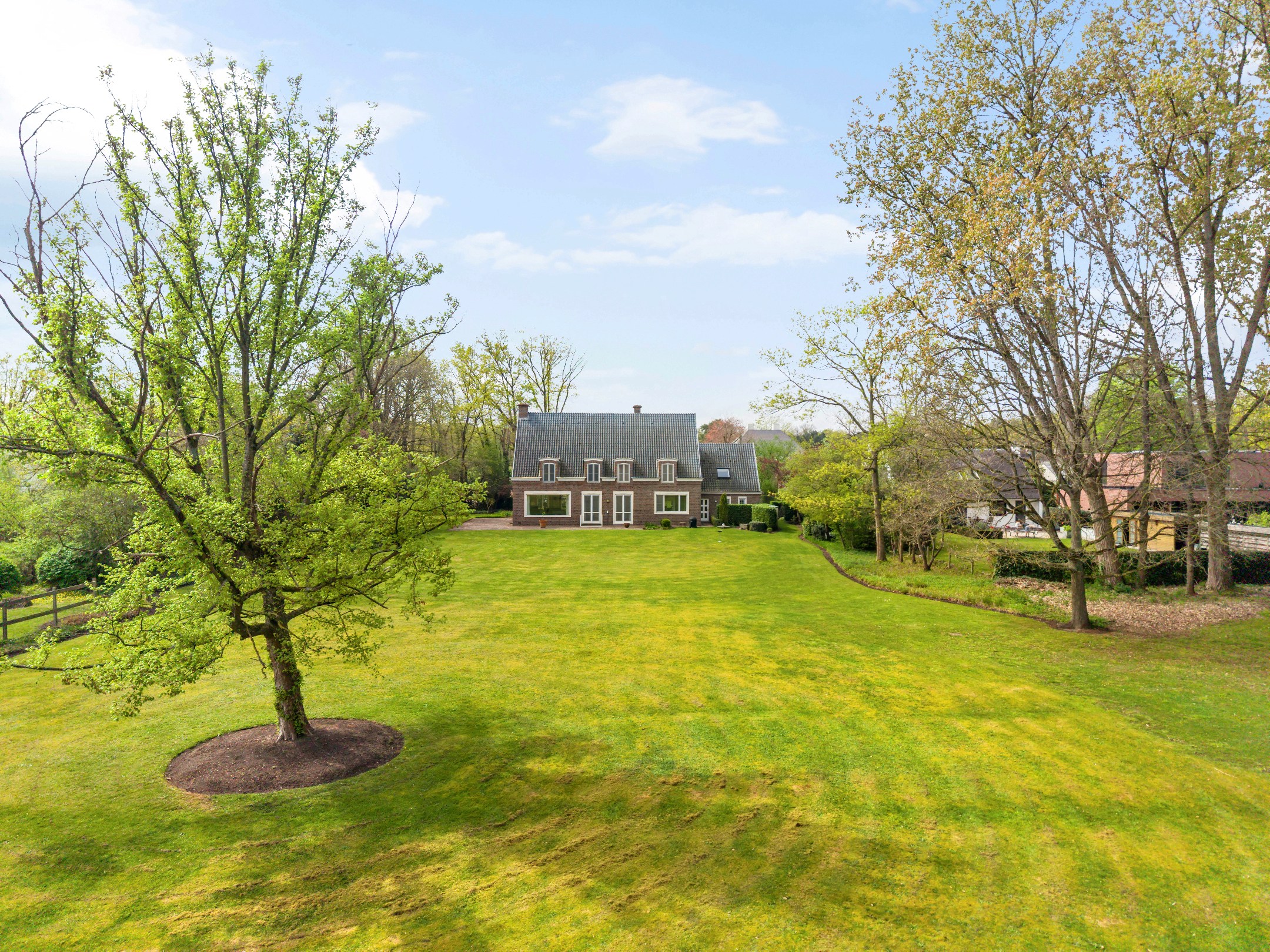 Uitzonderlijk domein van ca. 3,2 hectare in exclusieve residentiële omgeving te Hasselt (grens Bokrijk). - foto 3
