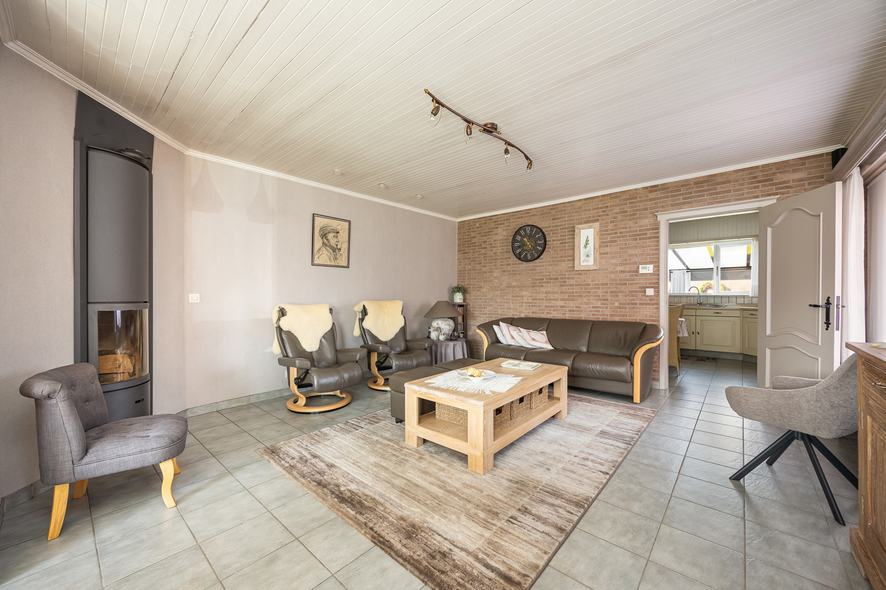 Split-level woning met ruime tuin in rustige woonwijk - foto 4