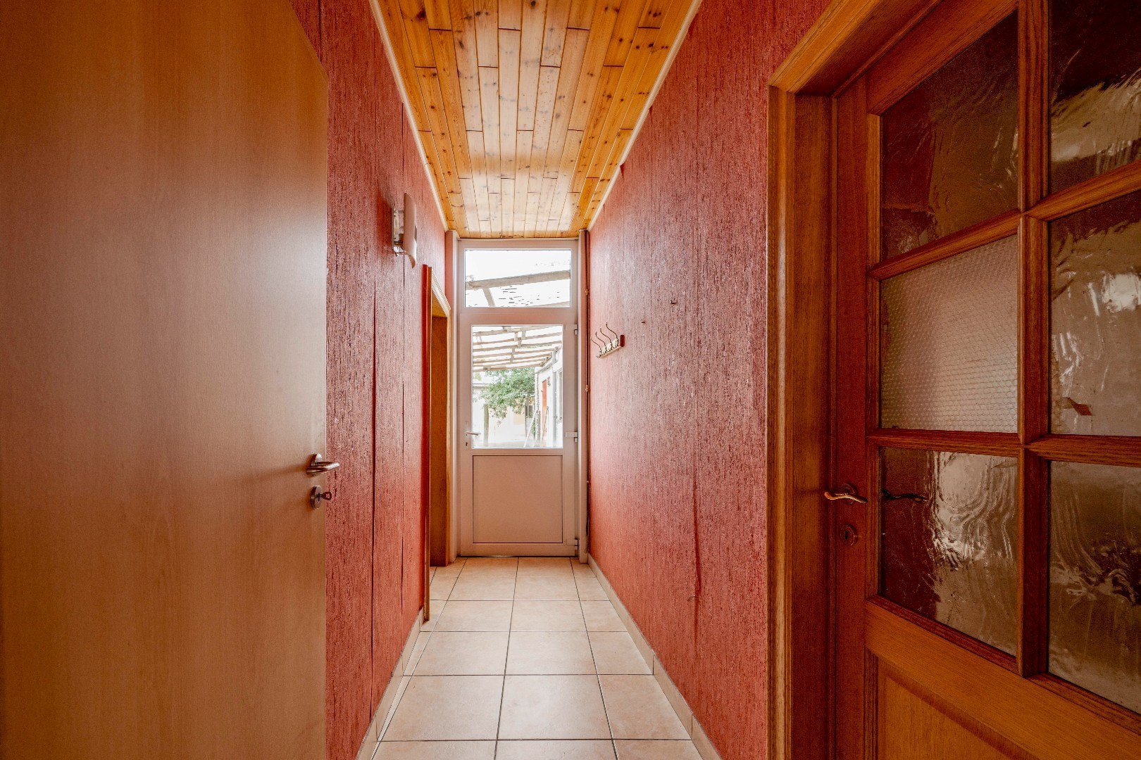 ZEER RUIME (TE RENOVEREN) WONING MET BIJGEBOUWEN | 5 SLPKS - foto 5