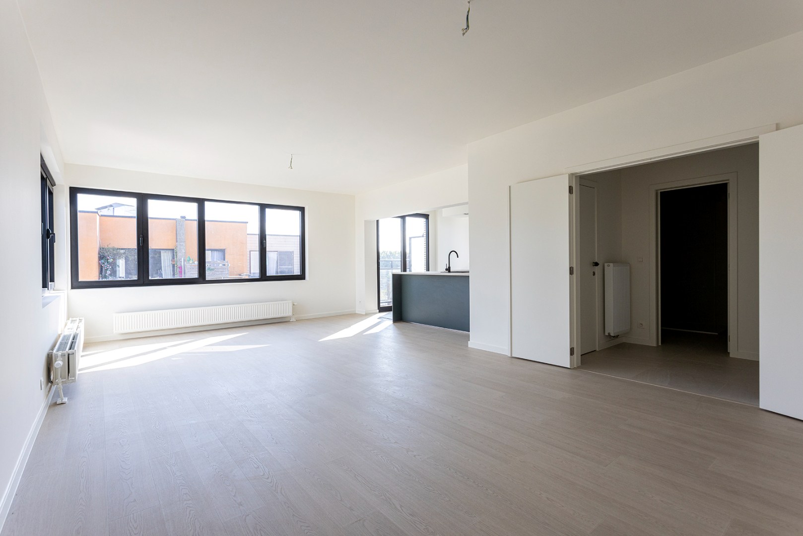 Ruim vernieuwbouw 2-slaapkamer appartement nabij De Roma! - foto 3