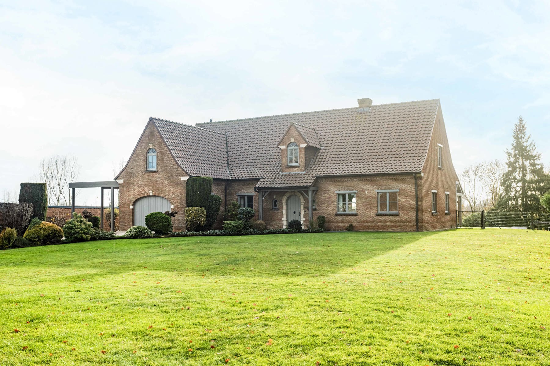 Ruime gezinswoning op zuidgericht perceel  - foto 2