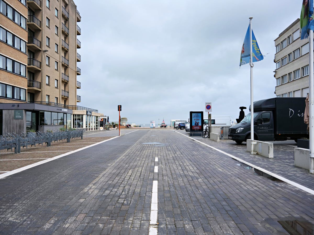 Nieuwbouw casco handelsruimte op topligging te Oostduinkerke - foto 5