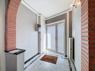 Deze te renoveren woning is de perfecte opportuniteit voor wie op zoek is naar een eigendom die volledig naar eigen stijl en wensen ingericht...