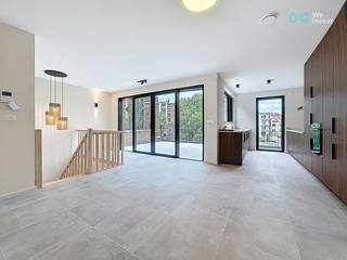 demis.h@weinvest.be/ +32 493 83 73 13We Invest is delighted to present this stunning brand-new duplex, available exclusively.Ideally located at...