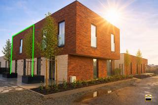 <p><span>Hoogafgewerkte woning met 3 slaapkamers en een mooie tuin van 31 m².</span><span><br /><br />Pal in het centrum realiseert de promotor Helico nv een hoogkwalitatief woonproject.</span><span><br /></span><span>Deze locatie werd geselecteerd gezien de centrale ligging. Al hetgeen een mens nodig</span><span><br /></span><span>heeft doet zich op wandelafstand voor. Denken we maar aan winkels, openbaar vervoer,</span><span><br /></span><span>restaurants, cafeetjes, recreatieve mogelijkheden, etc...</span><span><br /><br /></span><span>Het project omvat 19 wooneenheden.</span><span><br /></span><span>In het kelder-niveau voorzien we ondergrondse autostaanplaatsen, kelderbergingen,</span><span><br /></span><span>een vuilnisberging en een fietsberging. De kelderbergingen zijn ruim bemeten.</span><span><br /></span><span>Het kelderniveau is bereikbaar via een lift.  </span><span><br /></span><span>Er is een gemeenschappelijke fitness ruimte aanwezig.</span><span> <br /><br />Deze woning beschikt over drie slaapkamers waarbij de woonvertrekken zich <br />verspreid over 2 niveaus voordoen.<br />De leefruimte en keuken staan met elkaar in verbinding waarbij de keuken is uitgerust <br />met een kookeiland. De leefruimte is ruim bemeten en geniet van veel lichtinval. <br />Vanuit de leefruimte heb je rechtstreeks toegang tot het ruime terras van 31 m².<br /><br />Ondergrondse kelderberging en parkeerplaatsen zijn beschikbaar.<br /><br /></span></p><p><span>Graag nodigen we U uit voor een bezoek ter plaatse.</span></p>