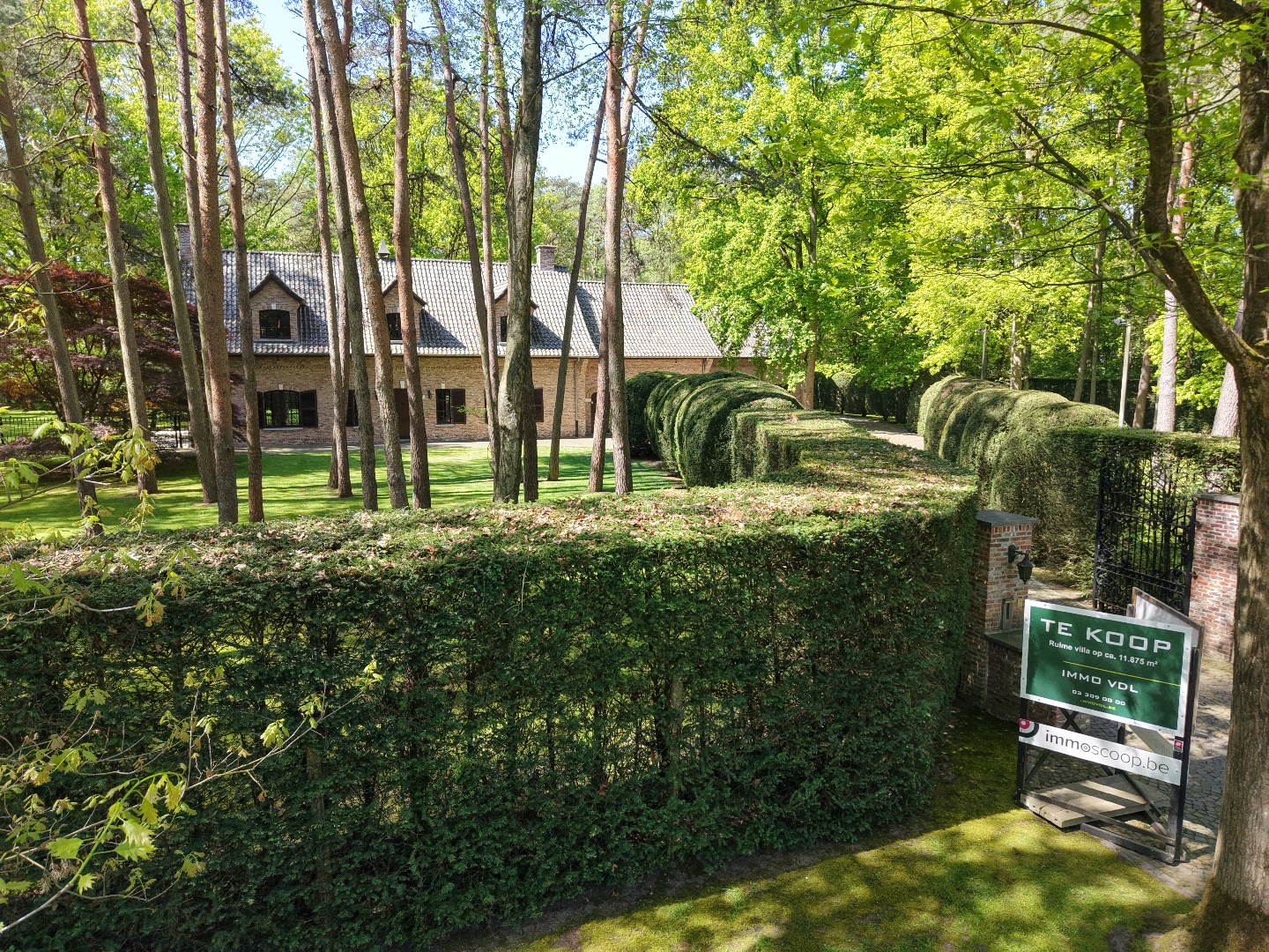 Landelijke villa met 5 garages op perceel van 11.875 m² te Schilde met Zuid-West tuin. - foto 1