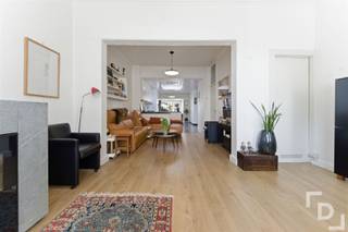 Deze aantrekkelijke en energiezuinige woning vinden we in de Zonnebeekseweg te Ieper, dicht van alle faciliteiten zoals winkels,...