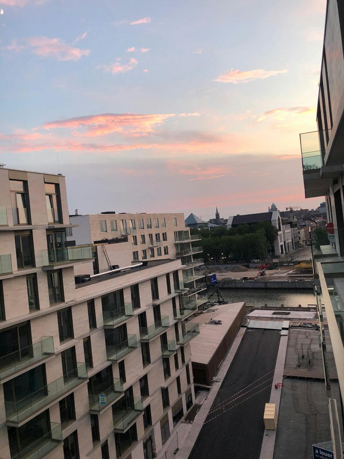 Riva Appartement: 2 slpk, terras & parking te Brussel - foto 5