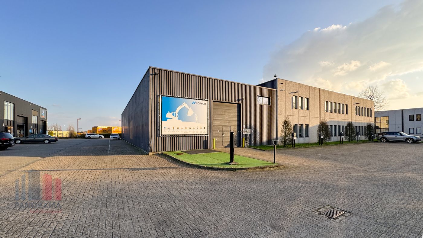 344 m² Kantoren met 250 m² magazijn, 60 m² mezzanine en 15 parkeerplaatsen, visibiliteit van Pontbeeklaan! - foto 2