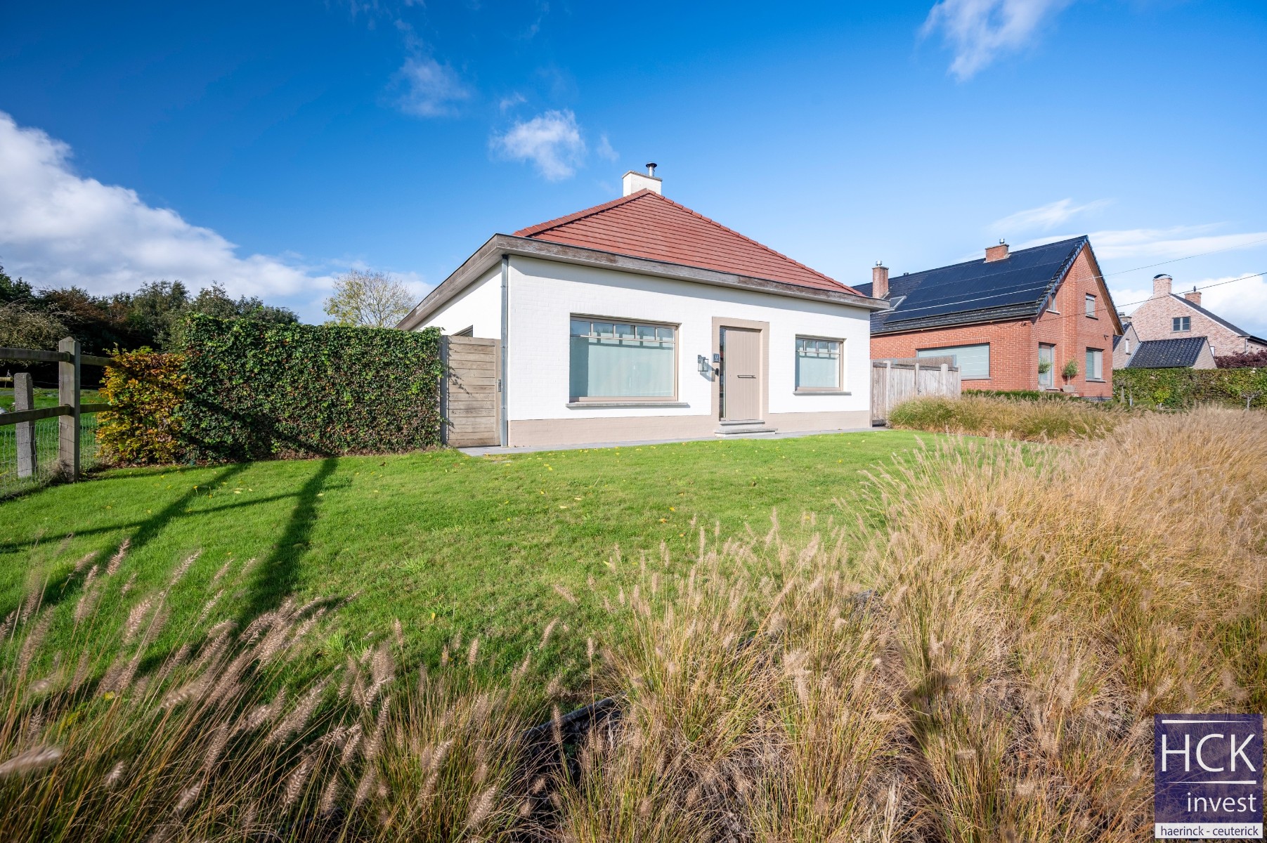 KRUISHOUTEM - Instapklare en prachtig gelegen woning met 4 SLPK. én zwembad - foto 1