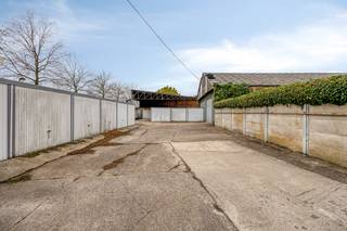 In Rupelmonde, op een toplocatie vlak bij de Schelde, bevindt zich deze ruime projectgrond van ca. 1.700 m².Met een perceelbreedte aan straatkant van...