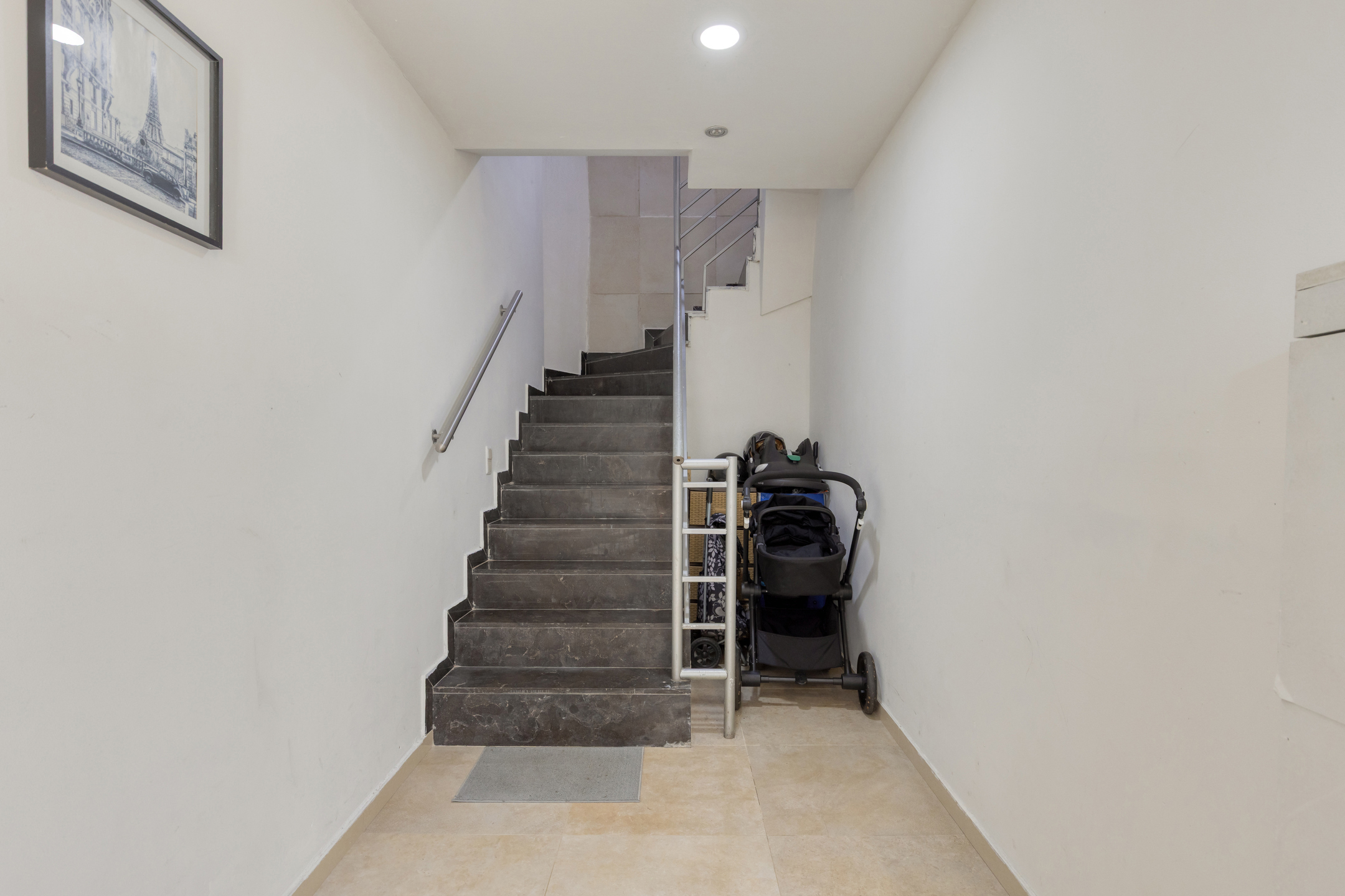 Opbrengsteigendom: 2 appartementen en 1 handelsgelijkvloers. - foto 5