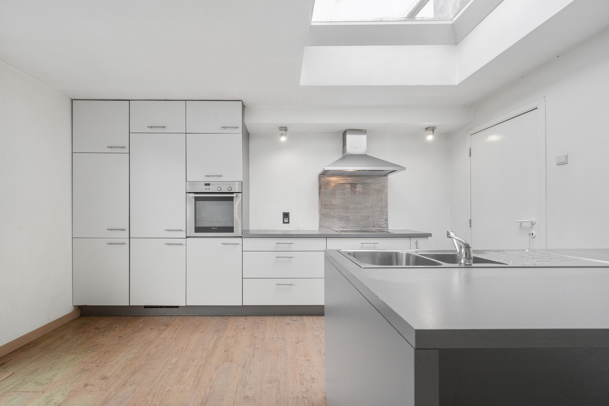 Te renoveren woning met 4 slaapkamers in Gentbrugge te koop - foto 4