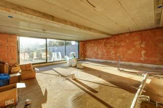 In de Appeldonkstraat 201–203 te Willebroek bevindt zich dit comfortabele gelijkvloerse nieuwbouwappartement in een kleinschalige residentie...