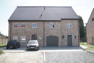 DENTERGEMBouwgrond zonder bouwverplichting.Lot 2. In de Gottemstraat bevindt zich dit perceel bouwgrond bestemd voor een halfopen bebouwing met een...