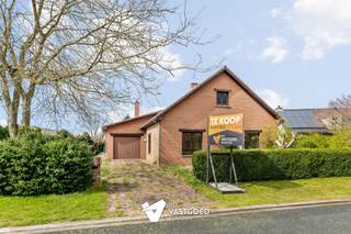 Te renoveren woning met 3 slaapkamers rustig gelegen op een perceel van 760 m² te Leopoldsburg. Belangrijkste troeven:- Rustig gelegen in een...