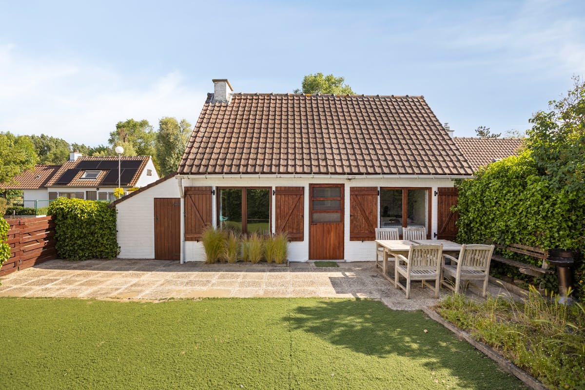 Vakantiewoning met zonnige tuin en private parking te Koksijde - foto 1