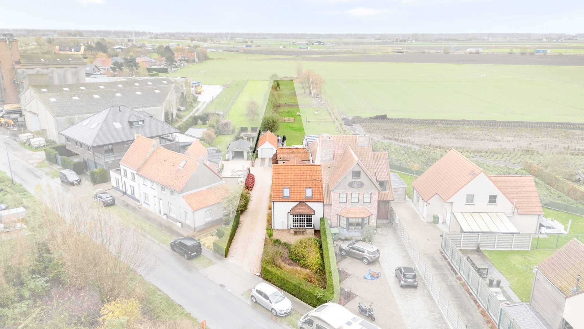 Extremely charming semi-detached house with expansive views on a plot of 2012m². - photo 5