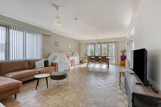Ben je op zoek naar een verzorgd appartement met drie slaapkamers, garage en een praktische indeling? Dan is dit appartement op de Pauwelslei...