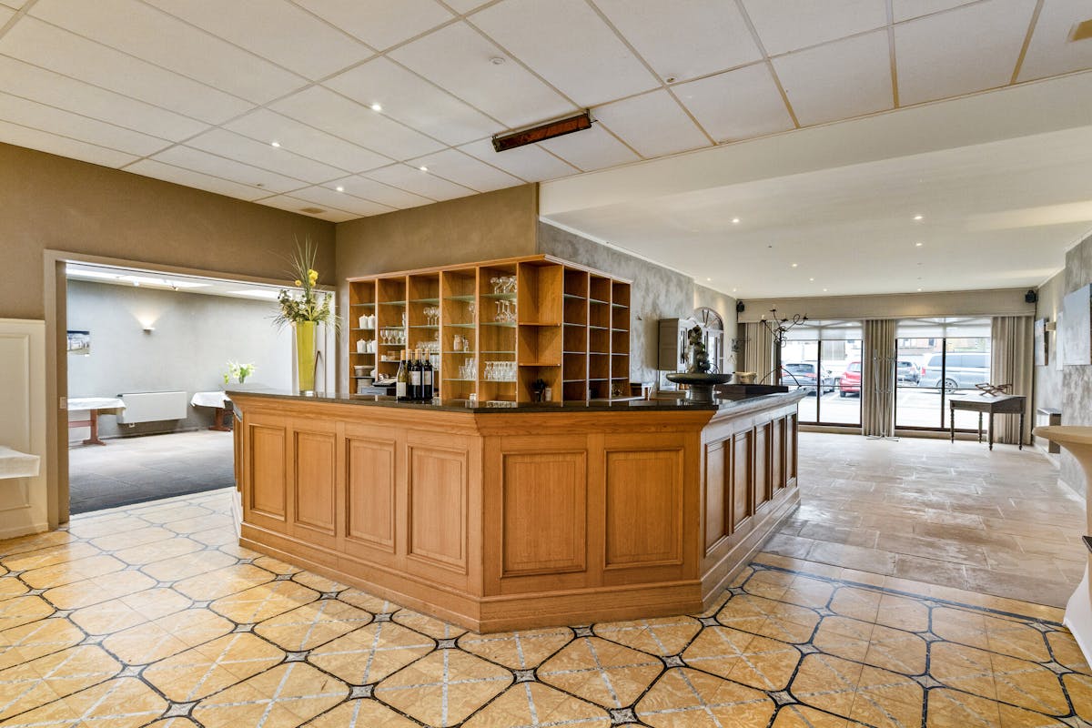 Handelspand/feestzaal te koop in het centrum van Heestert - foto 4