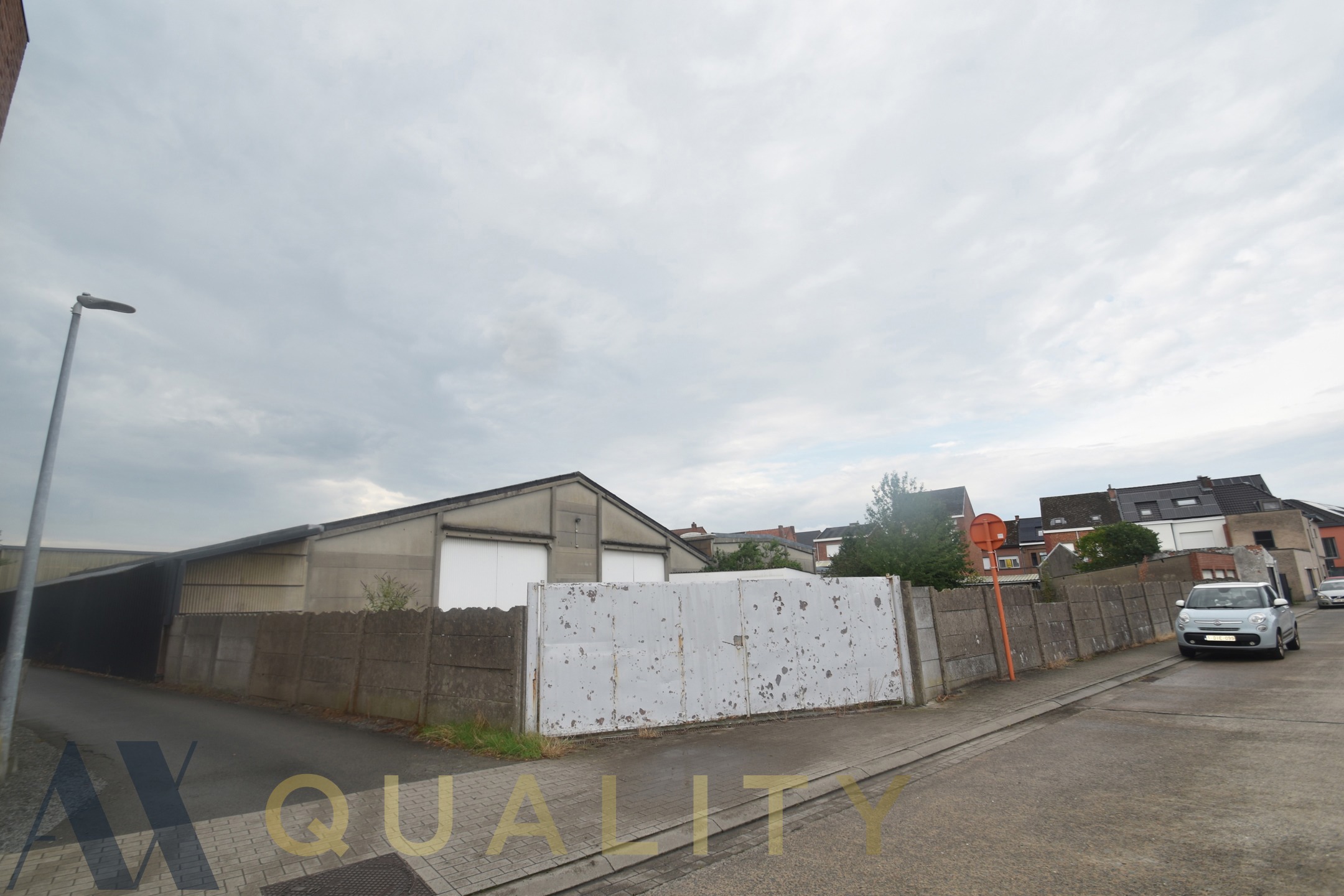 Loods/magazijn (1525 m²) met bureel (48 m²) en niet-overdekte parking (610 m²). - foto 5