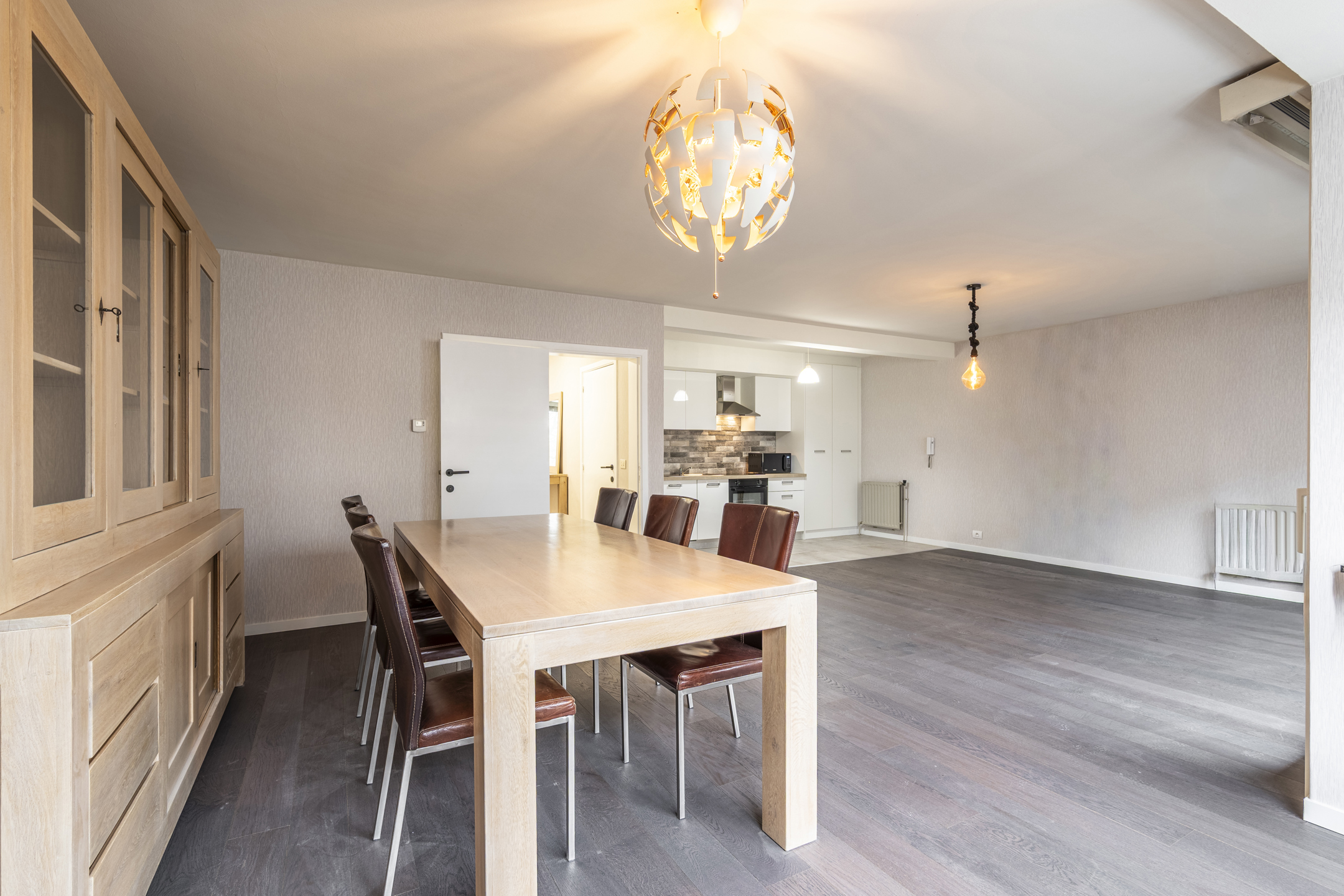 Recent gerenoveerd app. (103m²) met terras en garage - foto 5