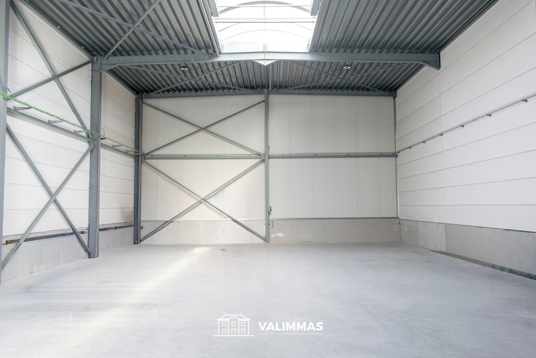 Nieuw bedrijfsgebouw (± 240m²) met sanitair en parking... - foto 5