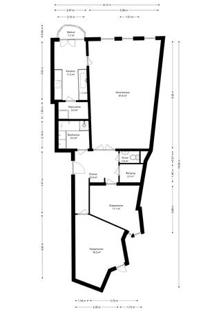 <p>Ben je op zoek naar een ruim appartement met 2 slaapkamers, panoramisch zicht en balkon in het centrum van Aalst? Gevonden!</p>
<p>Pal op het Keizersplein, op slechts enkele stappen van de Grote Markt, bevindt zich dit lichtrijke appartement op de tweede verdieping (lift aanwezig). Dankzij deze uitzonderlijke ligging geniet je van een directe toegang tot winkels, horeca, openbaar vervoer en alle voorzieningen die het bruisende stadscentrum te bieden heeft. Met een bewoonbare oppervlakte van 118 m² biedt deze eigendom een unieke combinatie van comfort, licht en ruimte. Bovendien beschikt het appartement over een gunstig EPC-label B, dat zeer dicht aanleunt bij een label A, wat zorgt voor een energiezuinige en toekomstgerichte woonst. Een garagebox is mee aan te kopen voor €30.000 en zorgt voor extra comfort en parkeergemak in het stadscentrum.</p>
<p>Je komt binnen via de ruime inkomhal met gastentoilet. Van hieruit bereik je de indrukwekkende leefruimte, waar de vele raampartijen zorgen voor natuurlijk licht en een prachtig zicht over de stad. Het open ruimtegevoel en de warme uitstraling maken van deze leefruimte een bijzonder aangename plek om thuis te komen. Aansluitend bevindt zich de keuken met de nodige toestellen en een gezellige ontbijthoek met een zuidwestgericht balkon aan de voorzijde waar je optimaal van de zon kan genieten. Verder beschikt het appartement over twee uitzonderlijk ruime slaapkamers, een badkamer uitgerust met zowel een ligbad als een douche, berging en waplaats.</p>