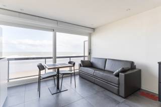 Te koop: stijlvol appartement op de Zeedijk in Westende-Bad, met prachtig frontaal zeezicht. Dit gesloten appartement op de 6e verdieping, gebouwd in...