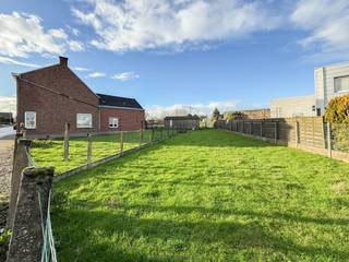 Voorontwerp op aanvraag.Vlot bereikbare PROJECTGROND (2.516 M²) in Zottegem biedt een unieke kans voor PROJECTONTWIKKELING MET...