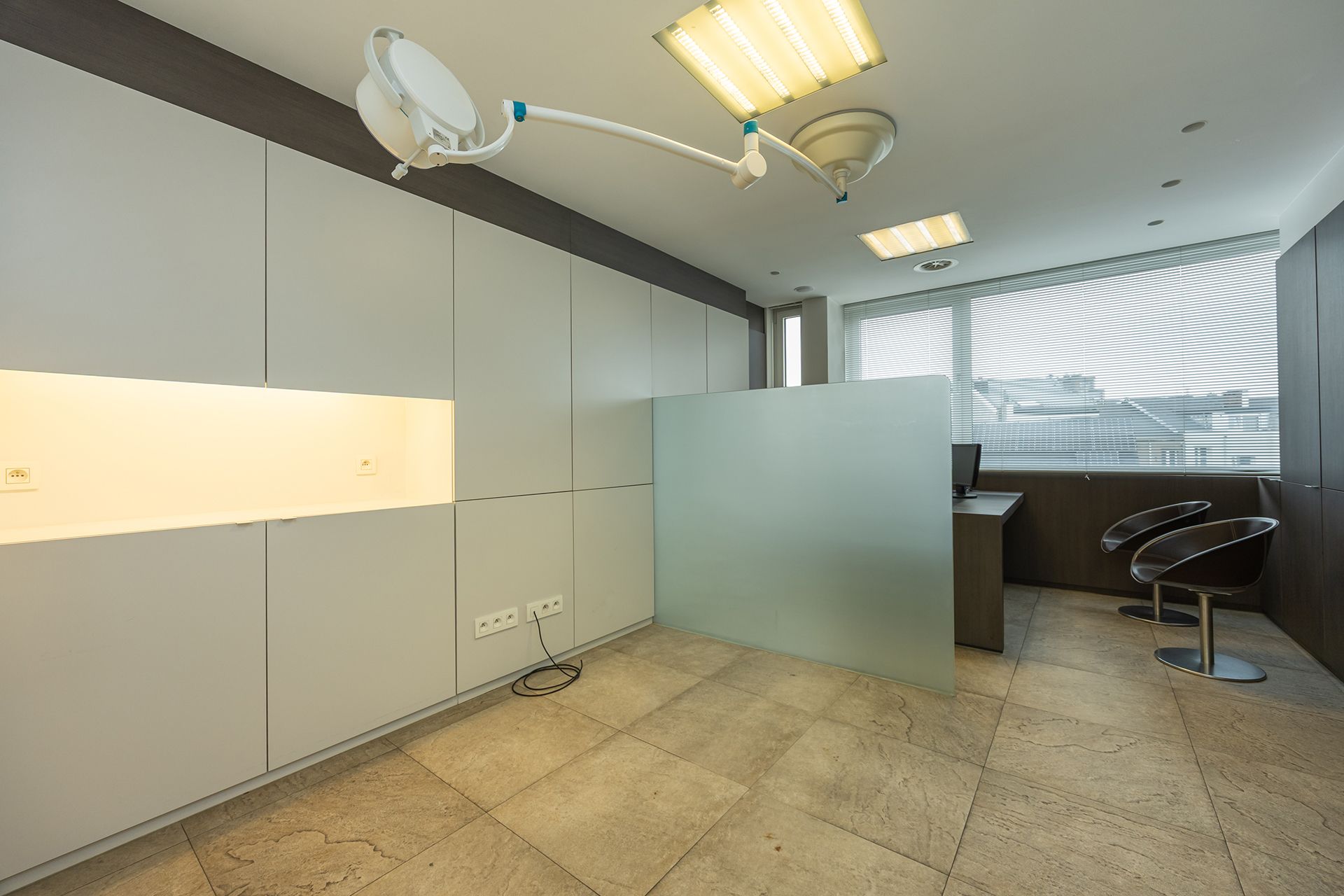Ruim appartement + ondergrondse autostaanplaats in Antwerpen - foto 4