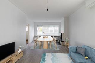 Instapklaar hoekappartement (88 m²) met 2 slaapkamers, garage en tuin (90 m²) in Edegem Het pand is rustig gelegen in een aangename woonwijk nabij...