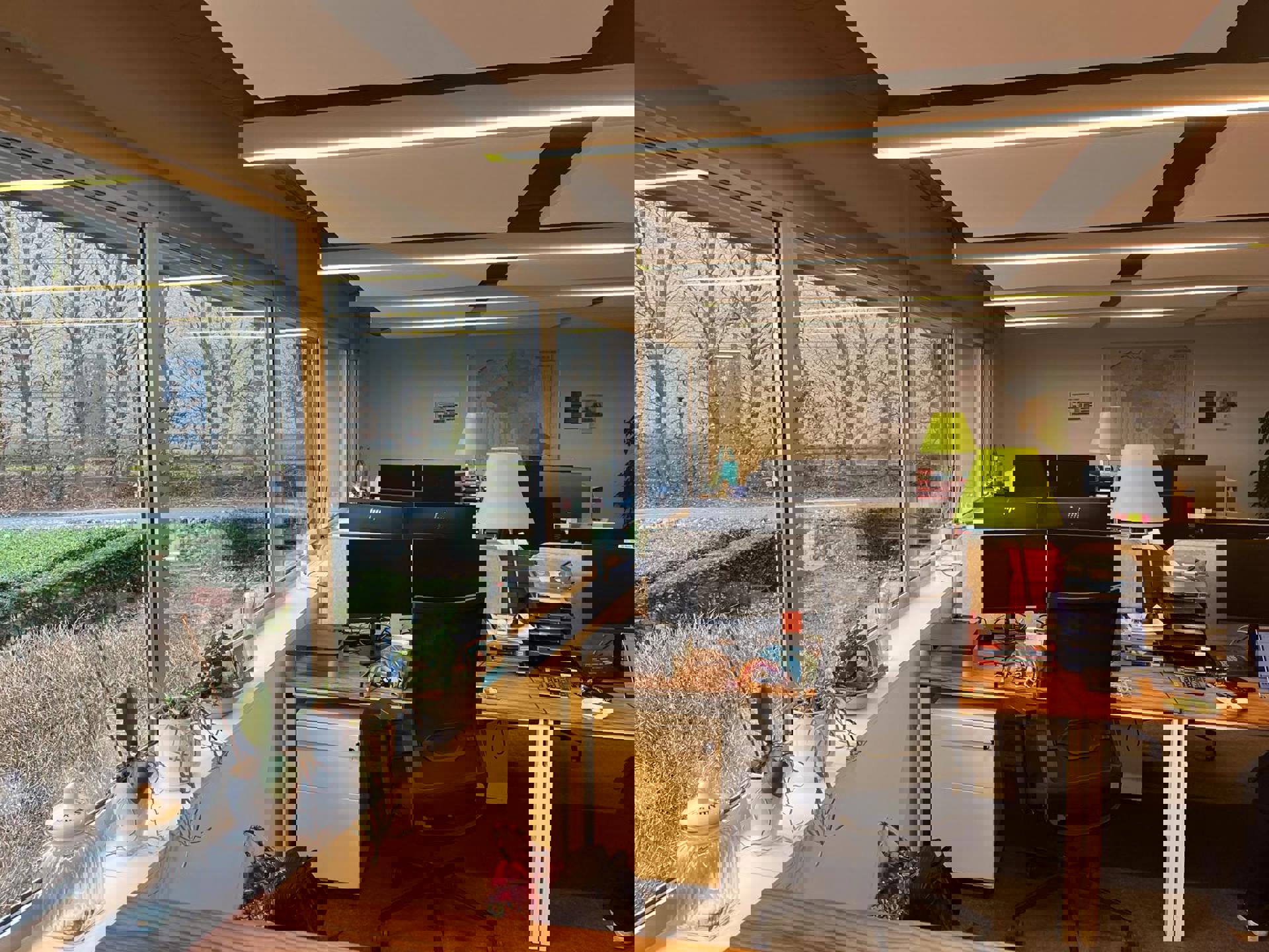 Magazijn van 1.152 m²  en kantoor 288m² te Aartselaar. - foto 4